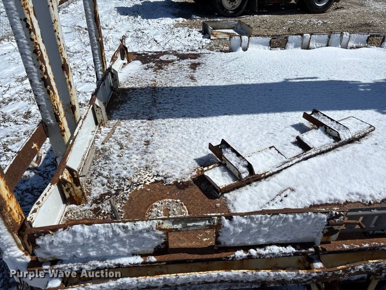 image for item FB3252 Altec digger derrick bed