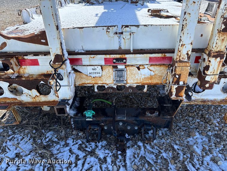 image for item FB3252 Altec digger derrick bed