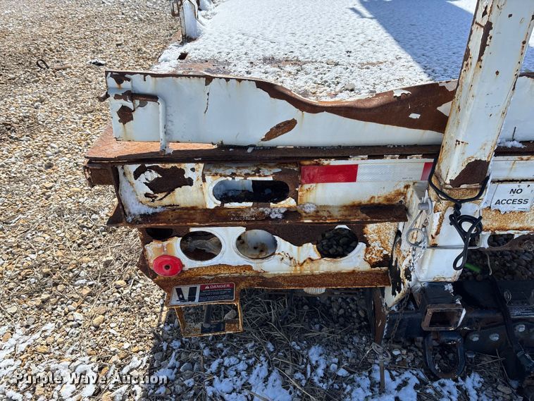 image for item FB3252 Altec digger derrick bed