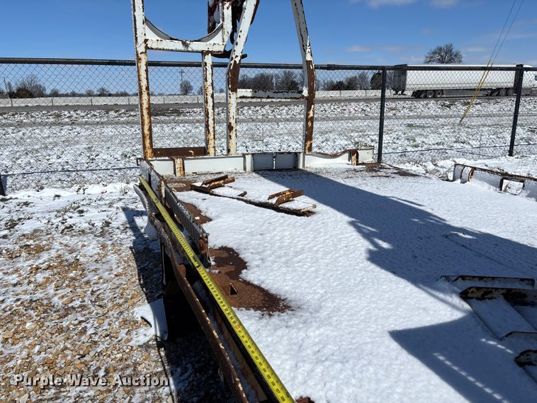 image for item FB3252 Altec digger derrick bed