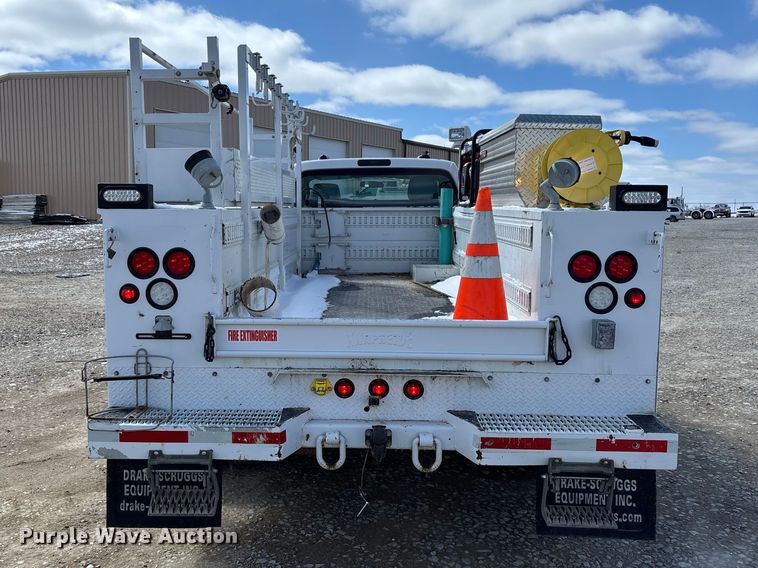 image for item FB3253 2016 Ford F550 utility / service truck