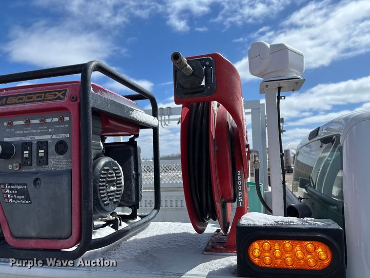 image for item FB3253 2016 Ford F550 utility / service truck