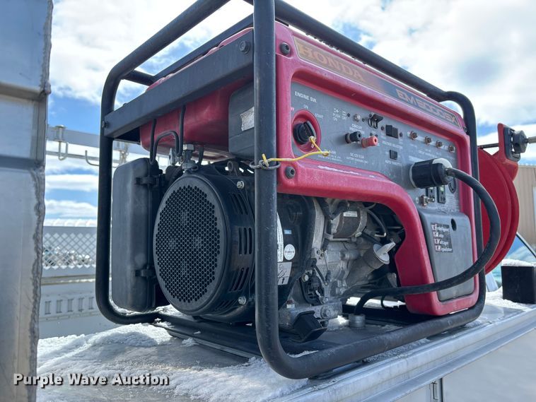 image for item FB3253 2016 Ford F550 utility / service truck