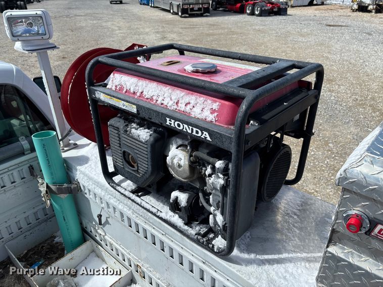 image for item FB3253 2016 Ford F550 utility / service truck