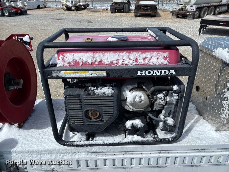 image for item FB3253 2016 Ford F550 utility / service truck