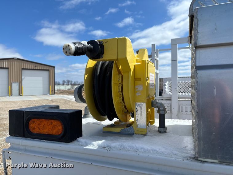 image for item FB3253 2016 Ford F550 utility / service truck