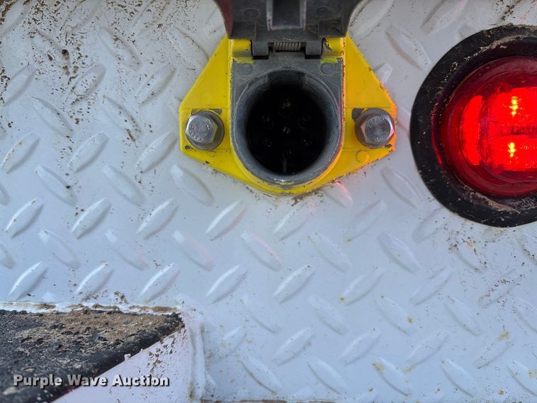 image for item FB3253 2016 Ford F550 utility / service truck