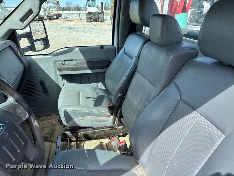 image for item FB3253 2016 Ford F550 utility / service truck