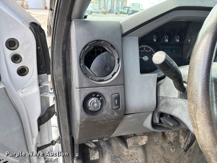 image for item FB3253 2016 Ford F550 utility / service truck