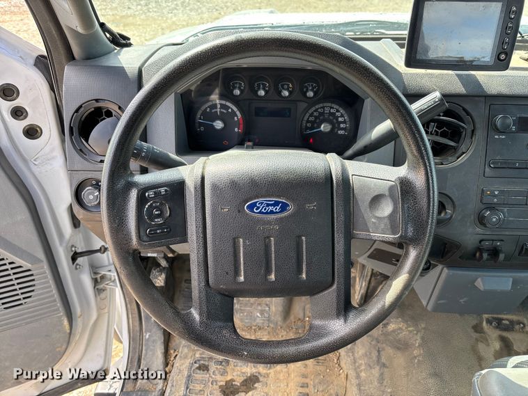 image for item FB3253 2016 Ford F550 utility / service truck