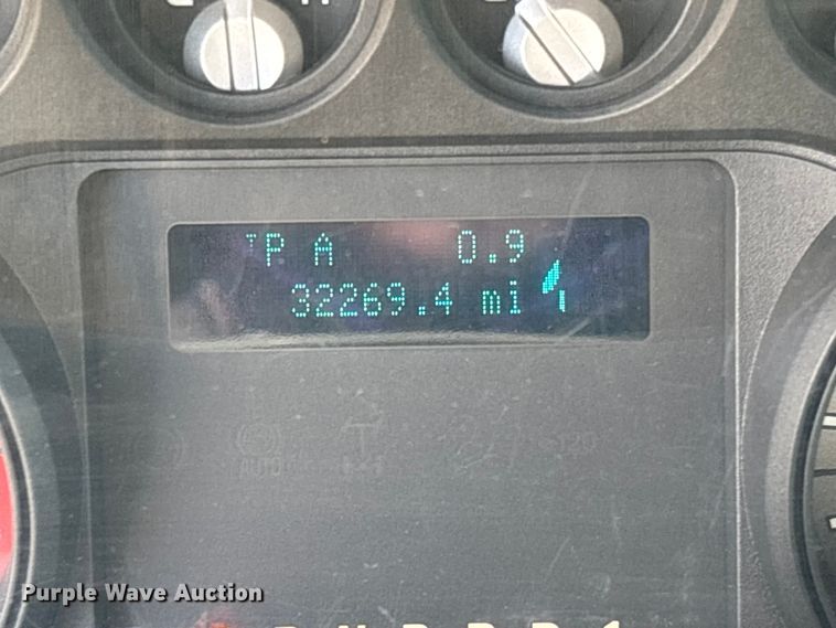 image for item FB3253 2016 Ford F550 utility / service truck