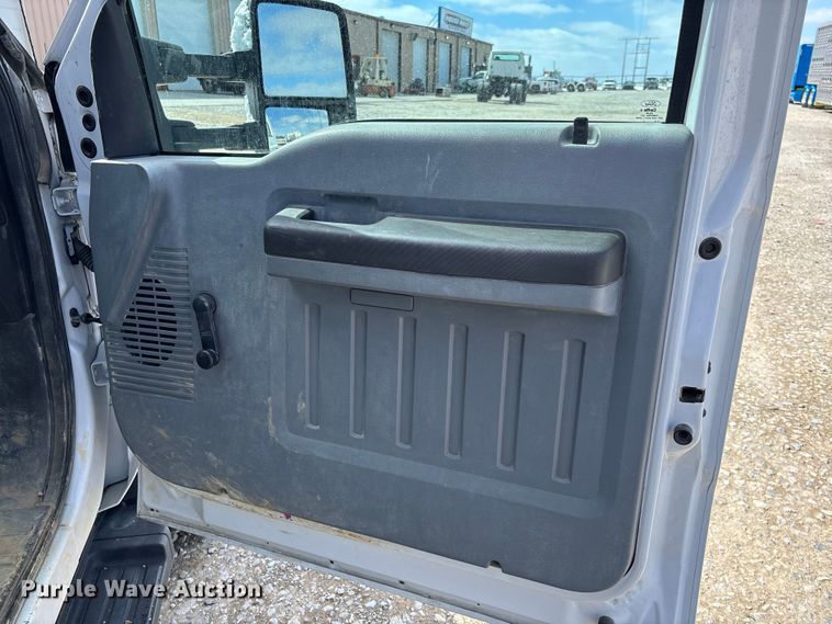 image for item FB3253 2016 Ford F550 utility / service truck