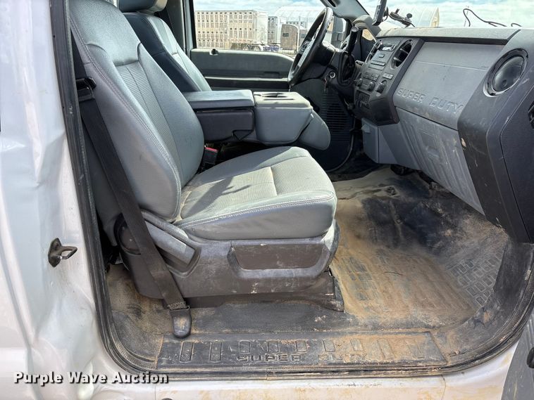 image for item FB3253 2016 Ford F550 utility / service truck