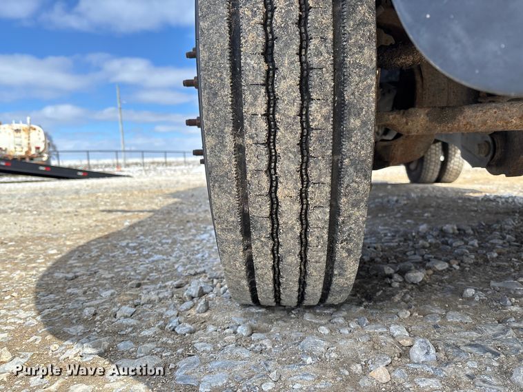 image for item FB3253 2016 Ford F550 utility / service truck