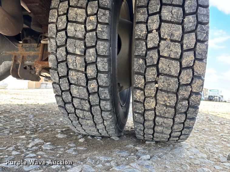 image for item FB3253 2016 Ford F550 utility / service truck