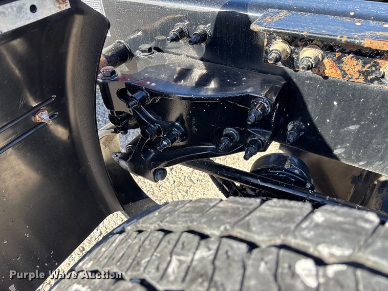 image for item FB3264 2019 Peterbilt 579 semi truck