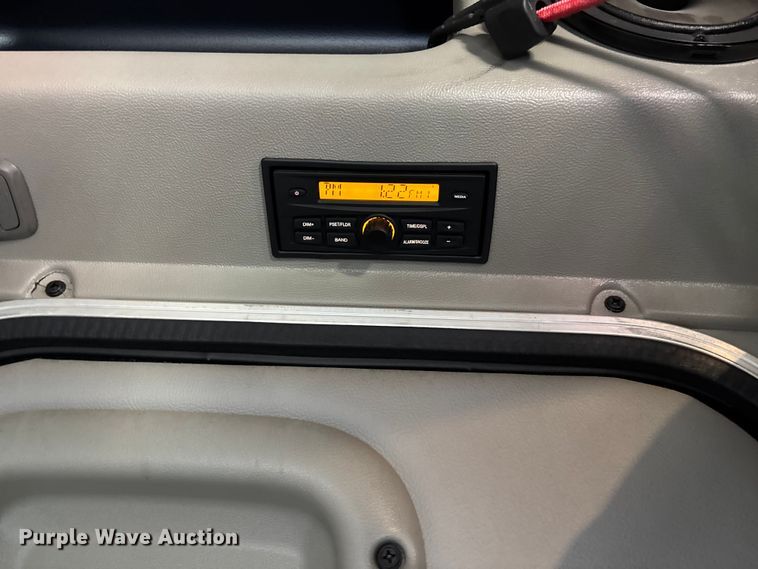 image for item FB3264 2019 Peterbilt 579 semi truck