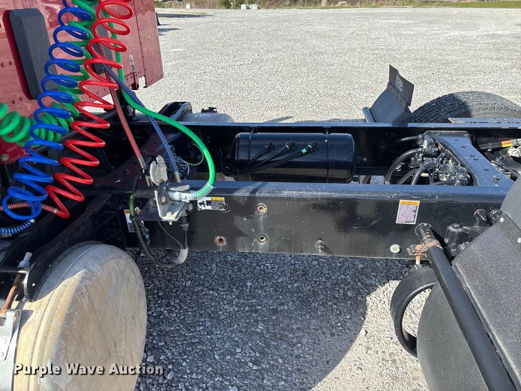 image for item FB3265 2019 Peterbilt 579 semi truck