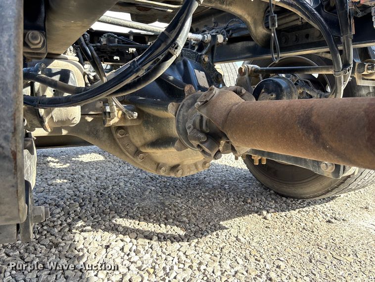 image for item FB3265 2019 Peterbilt 579 semi truck