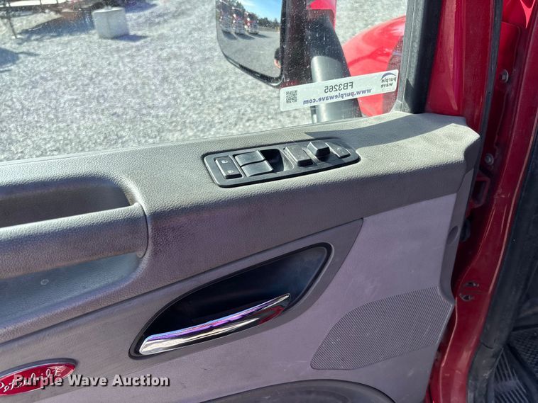 image for item FB3265 2019 Peterbilt 579 semi truck