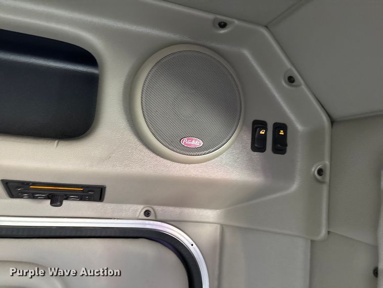 image for item FB3265 2019 Peterbilt 579 semi truck