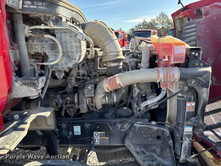 image for item FB3265 2019 Peterbilt 579 semi truck