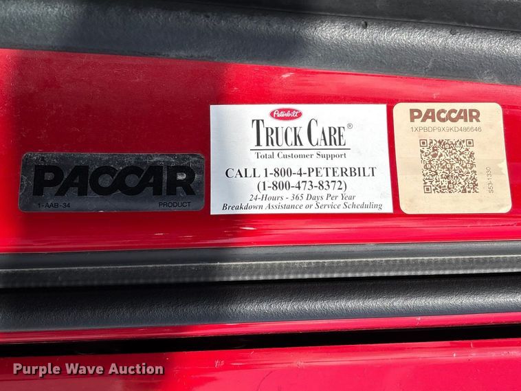 image for item FB3265 2019 Peterbilt 579 semi truck