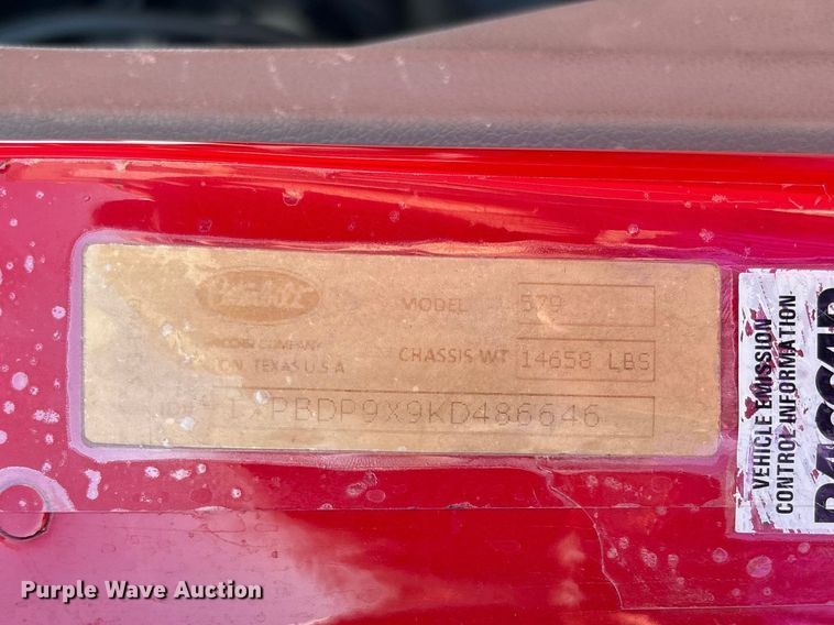 image for item FB3265 2019 Peterbilt 579 semi truck