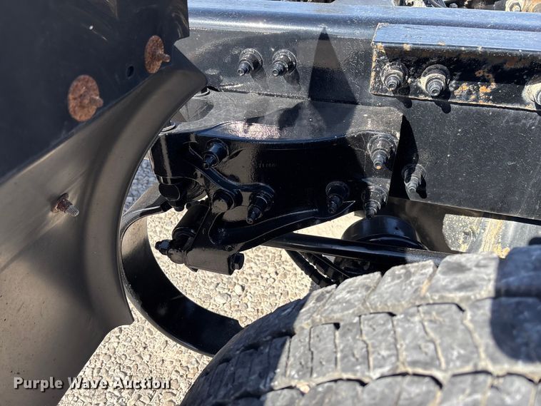 image for item FB3266 2019 Peterbilt 579 semi truck