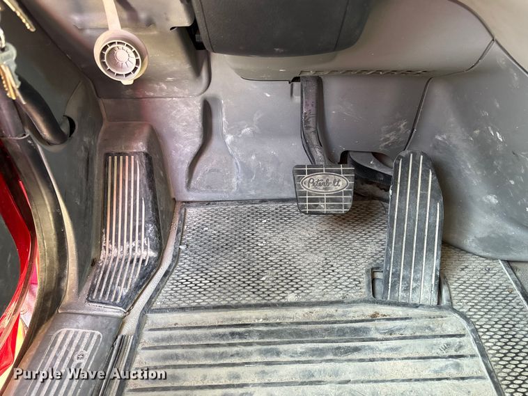 image for item FB3266 2019 Peterbilt 579 semi truck