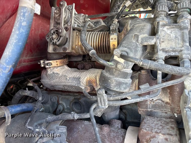 image for item FB3266 2019 Peterbilt 579 semi truck