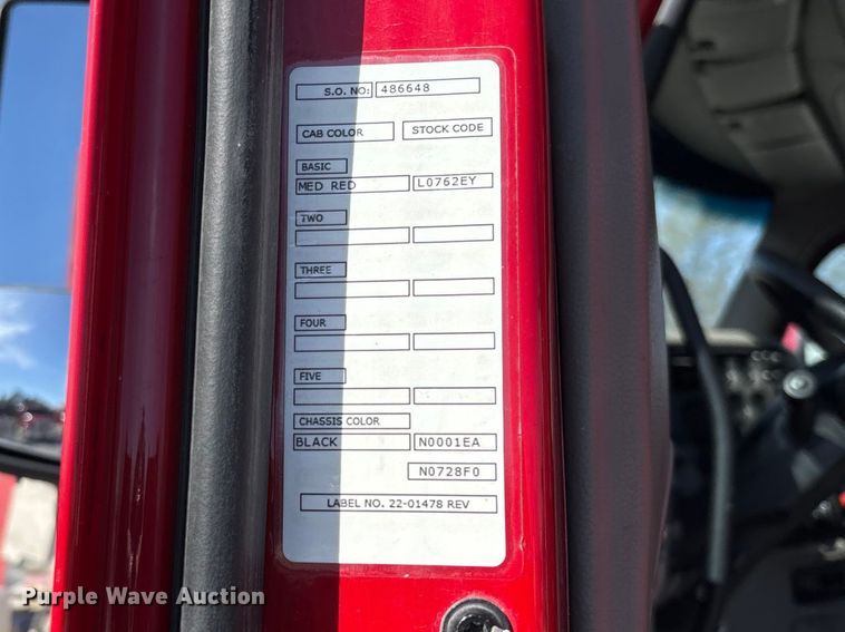 image for item FB3266 2019 Peterbilt 579 semi truck