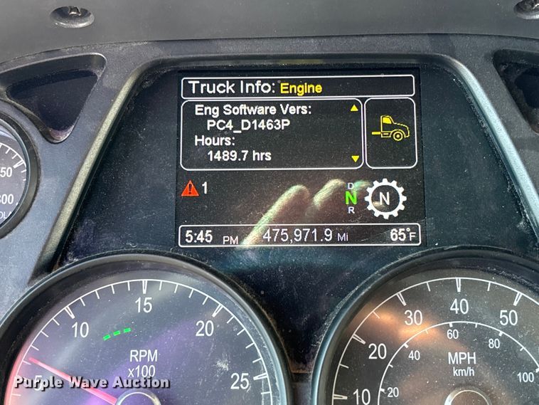 image for item FB3266 2019 Peterbilt 579 semi truck