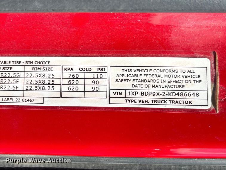 image for item FB3266 2019 Peterbilt 579 semi truck