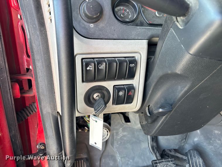 image for item FB3267 2019 Peterbilt 579 semi truck