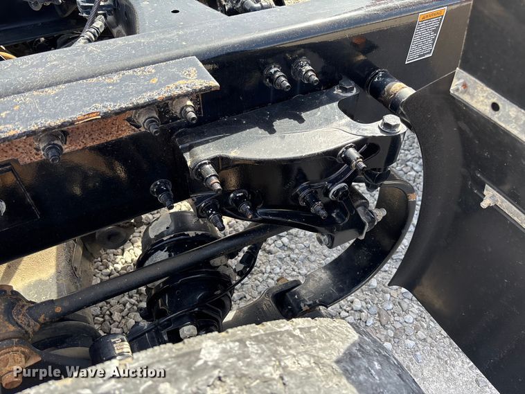 image for item FB3268 2019 Peterbilt 579 semi truck