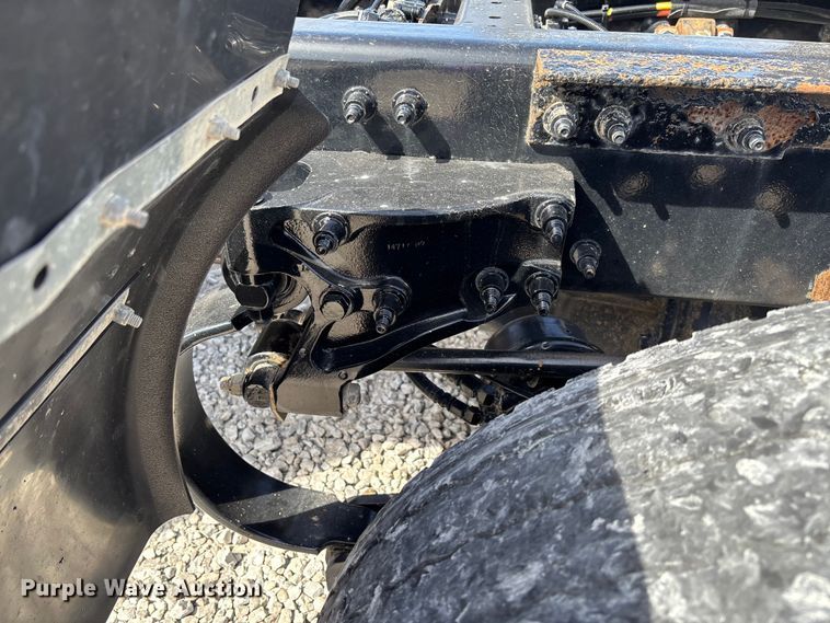 image for item FB3268 2019 Peterbilt 579 semi truck