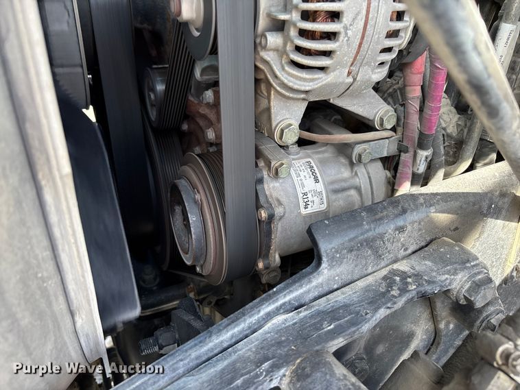 image for item FB3268 2019 Peterbilt 579 semi truck