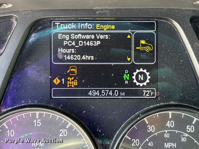 image for item FB3268 2019 Peterbilt 579 semi truck