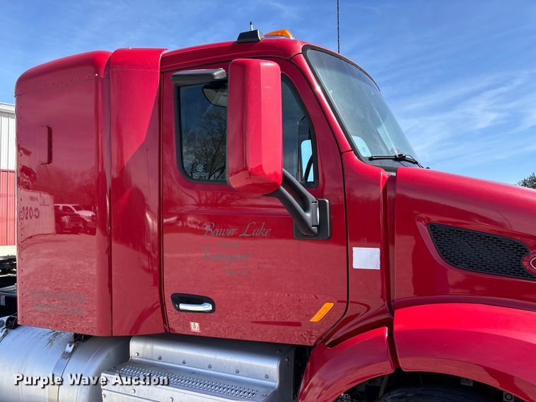 image for item FB3269 2017 Peterbilt 579 semi truck