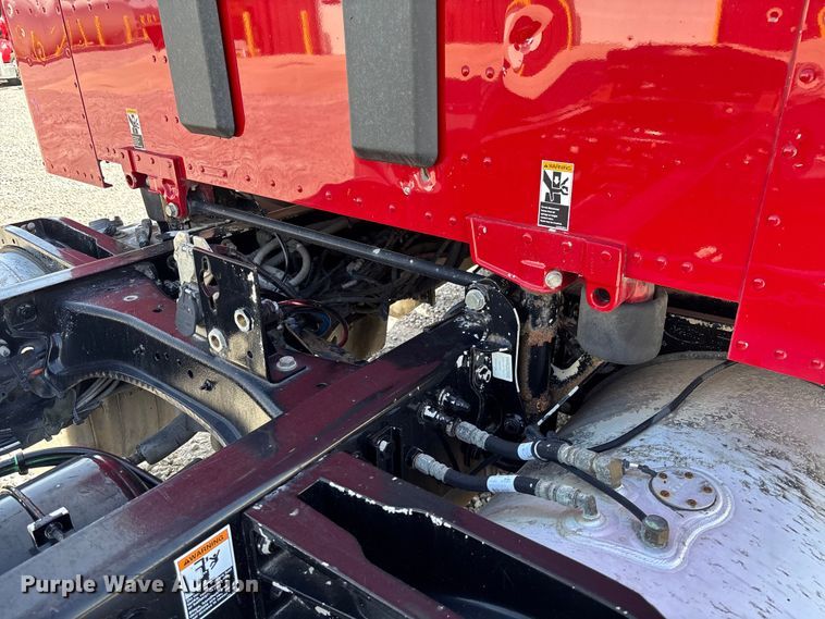 image for item FB3269 2017 Peterbilt 579 semi truck