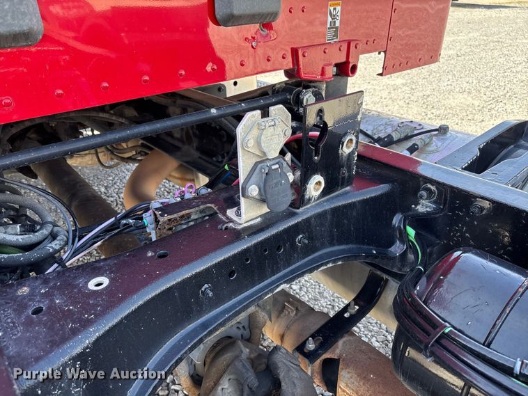 image for item FB3269 2017 Peterbilt 579 semi truck