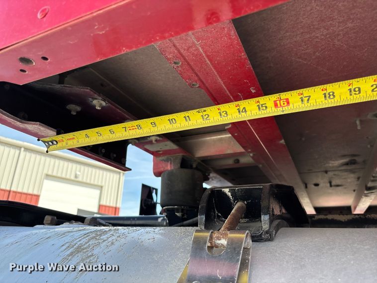 image for item FB3269 2017 Peterbilt 579 semi truck