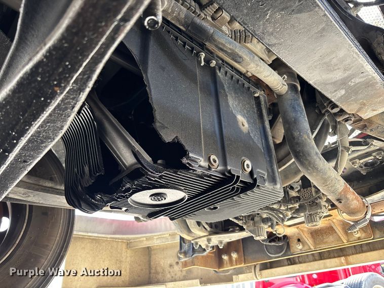 image for item FB3269 2017 Peterbilt 579 semi truck