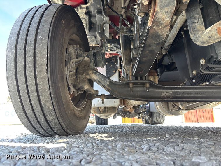 image for item FB3269 2017 Peterbilt 579 semi truck