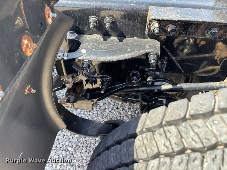 image for item FB3269 2017 Peterbilt 579 semi truck