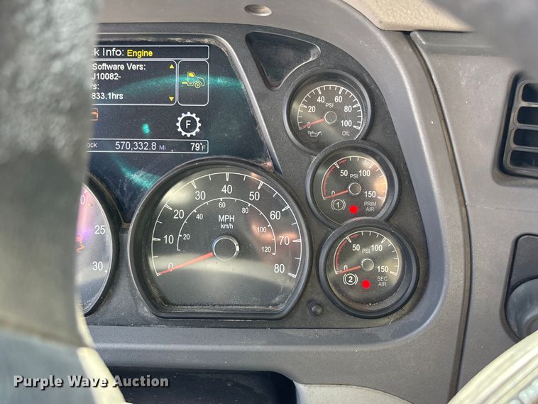 image for item FB3269 2017 Peterbilt 579 semi truck