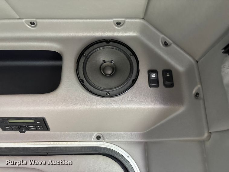 image for item FB3269 2017 Peterbilt 579 semi truck