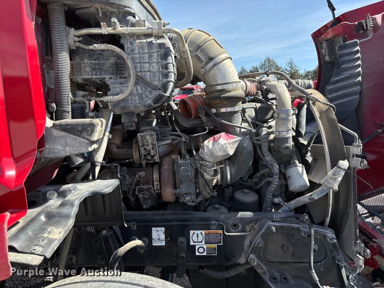 image for item FB3269 2017 Peterbilt 579 semi truck