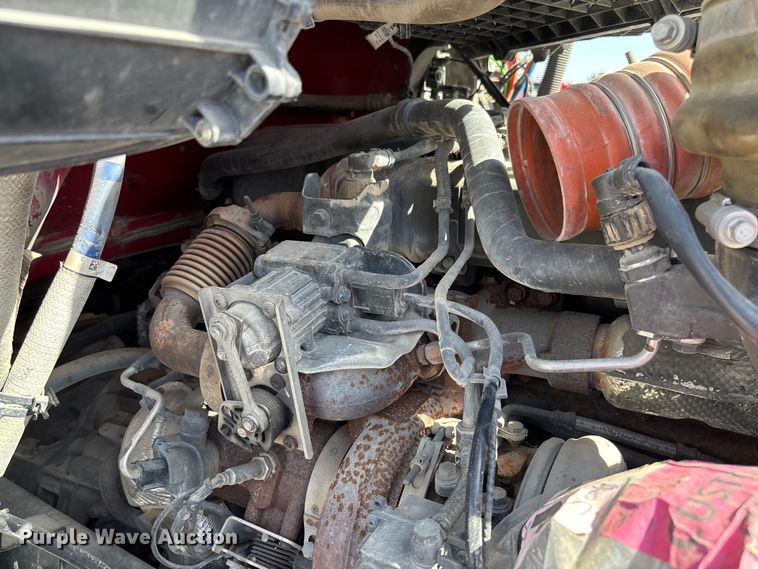 image for item FB3269 2017 Peterbilt 579 semi truck